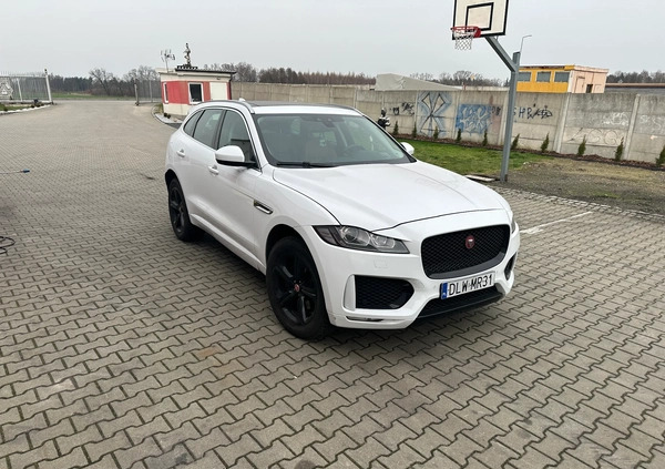 Jaguar F-Pace cena 90000 przebieg: 107000, rok produkcji 2016 z Bolesławiec małe 121